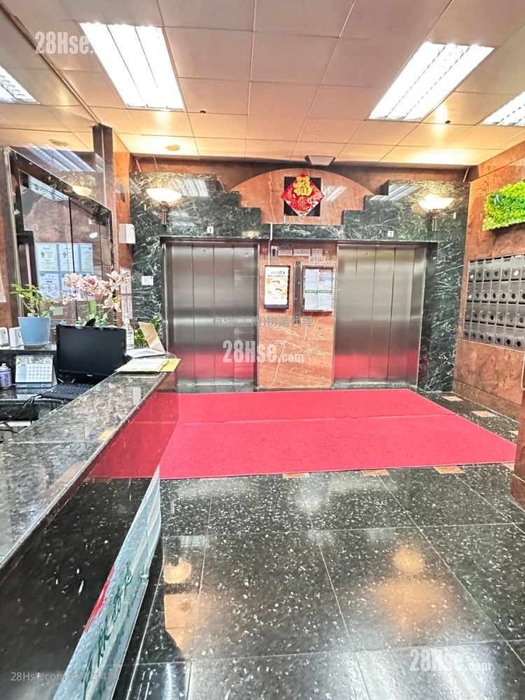 Charm Centre Rental 3 Bedrooms 1,133 ft²