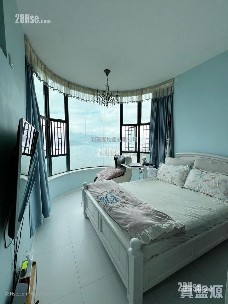 Villa Athena Sell 3 Bedrooms 875 ft²