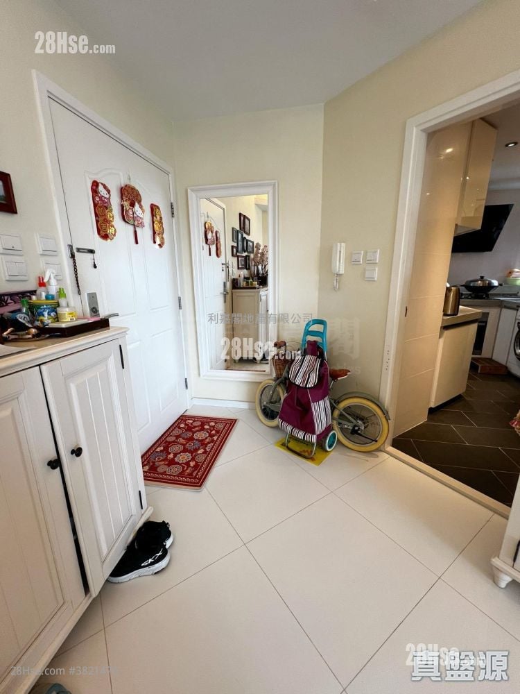 Villa Athena Sell 3 Bedrooms 875 ft²