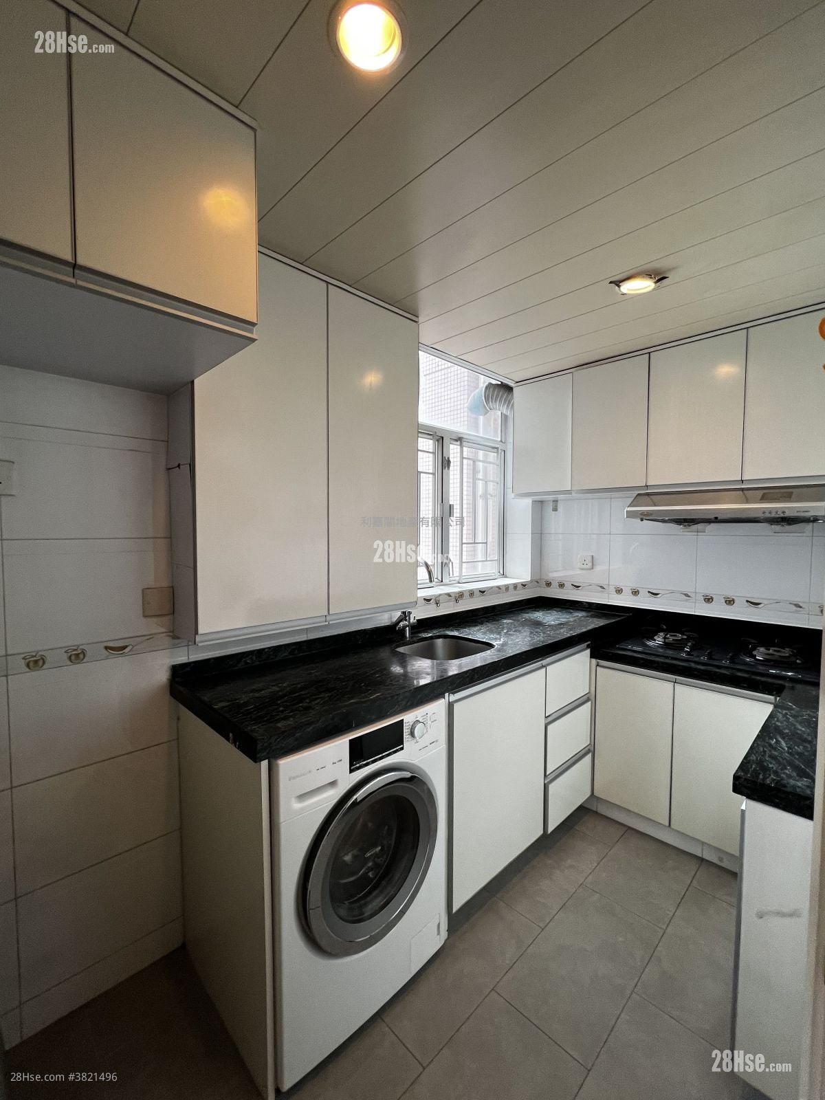 愉景新城 售盘 3 房 648 平方尺