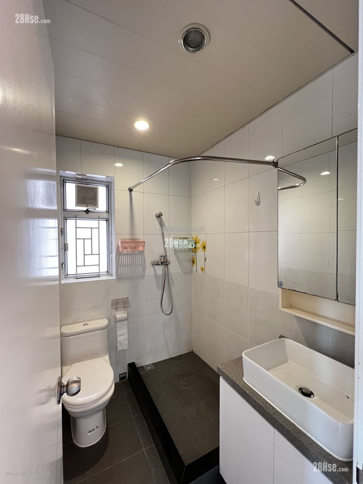 愉景新城 售盘 3 房 648 平方尺