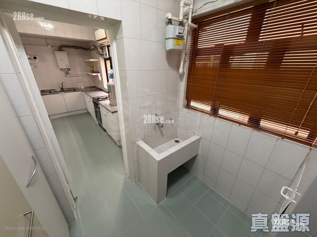 Antonia House Rental 4 Bedrooms , 3 Bathrooms 1,885 ft²