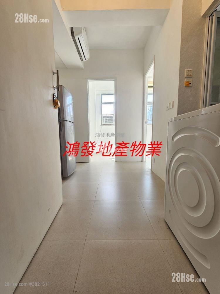 Man Hing House Sell 2 Bedrooms , 1 Bathroom 225 ft²