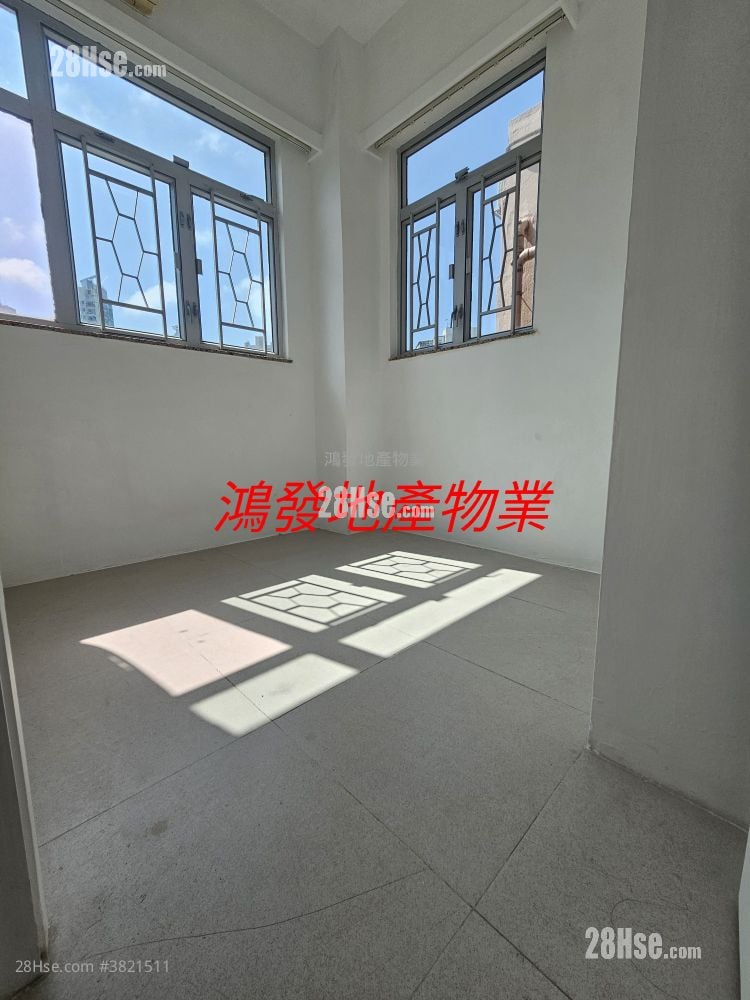 Man Hing House Sell 2 Bedrooms , 1 Bathroom 225 ft²