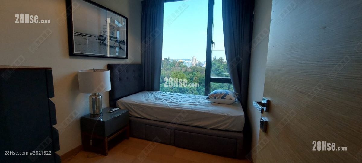 Mantin Heights Rental 3 Bedrooms , 3 Bathrooms 975 ft²