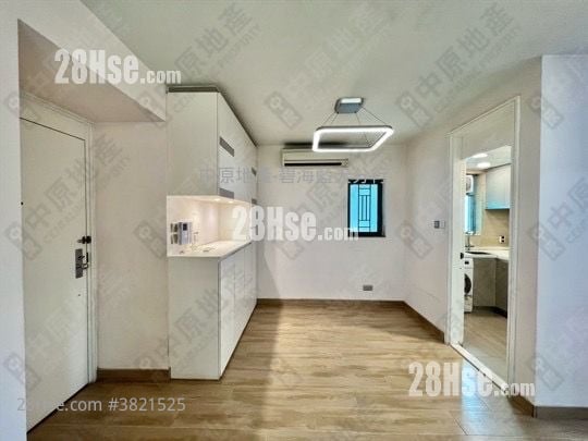 Aquamarine Sell 3 Bedrooms , 1 Bathroom 577 ft²