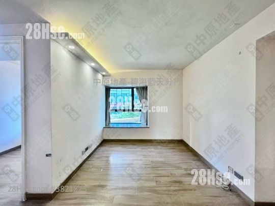 Aquamarine Sell 3 Bedrooms , 1 Bathroom 577 ft²