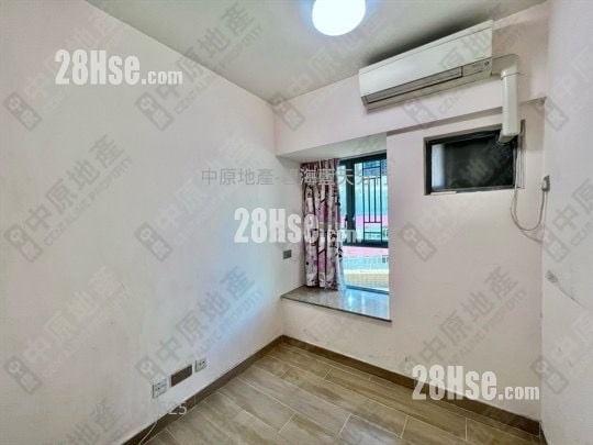 Aquamarine Sell 3 Bedrooms , 1 Bathroom 577 ft²