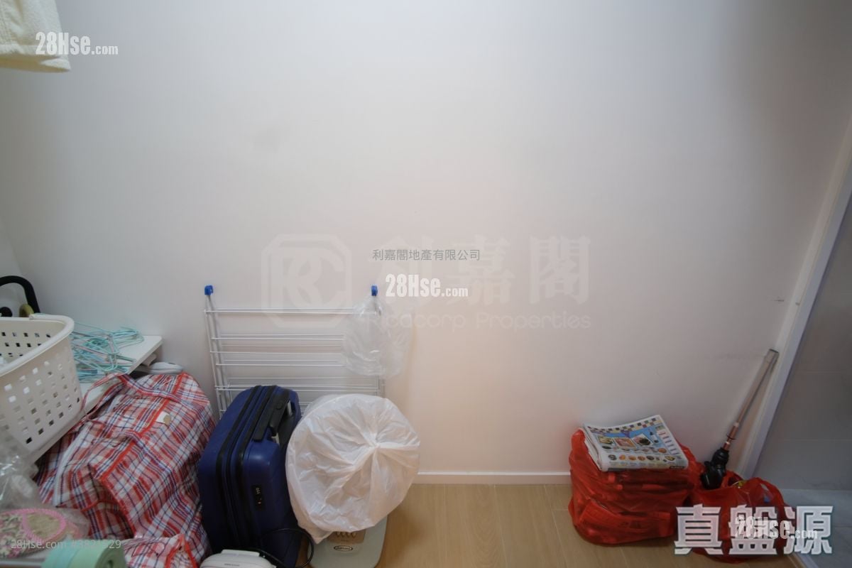 金山花園 售盤 3 房 , 3 浴室 910 平方呎