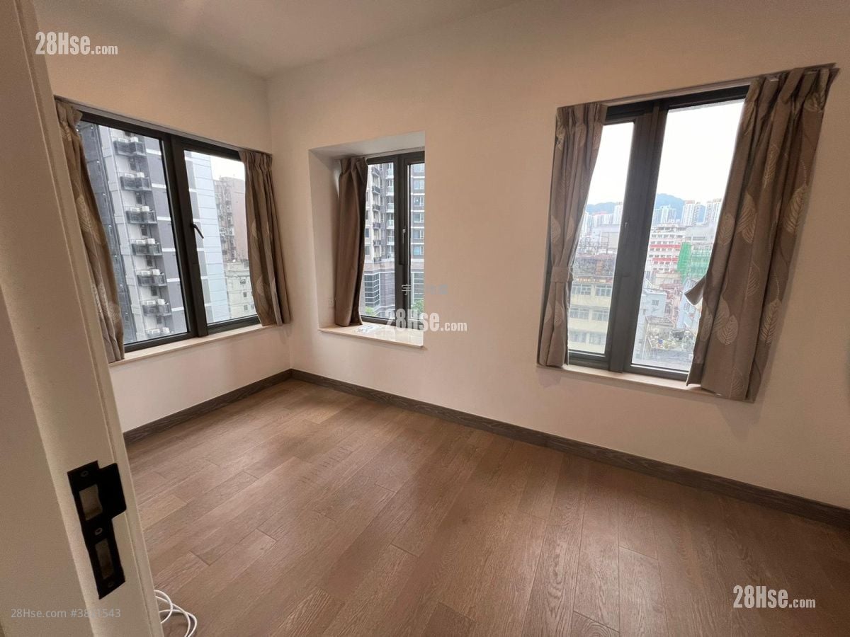 West Park Sell 1 Bedroom , 1 Bathroom 333 ft²