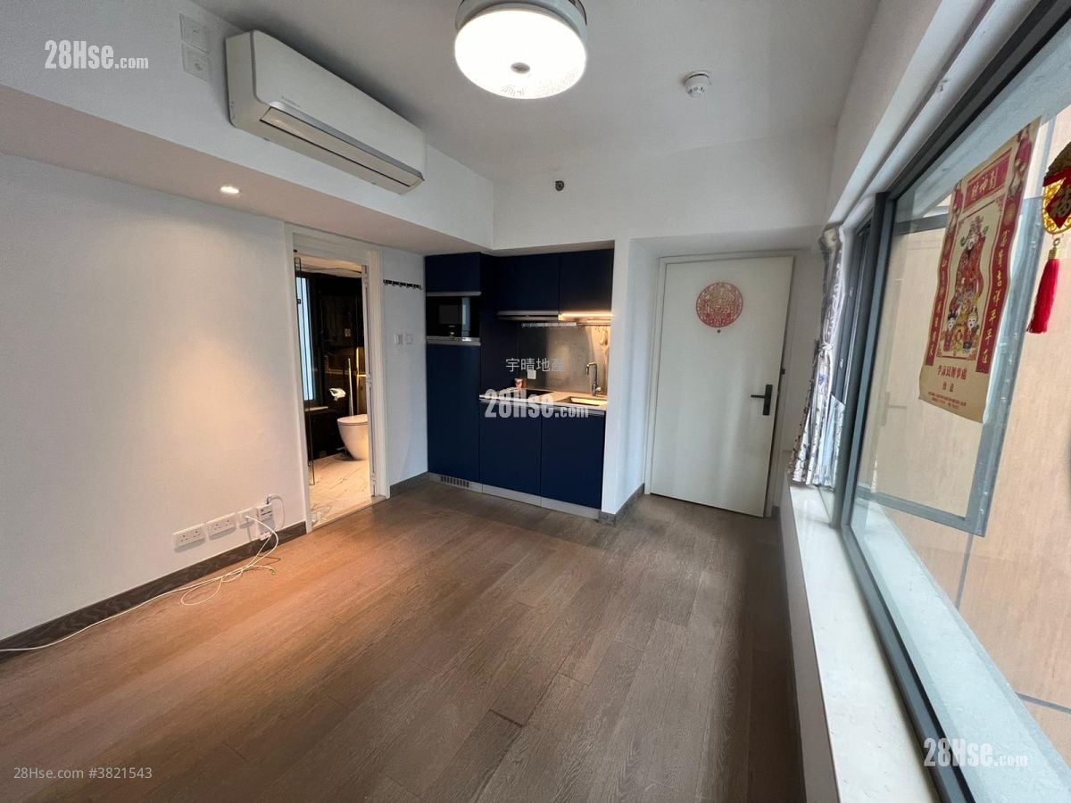 West Park Sell 1 Bedroom , 1 Bathroom 333 ft²