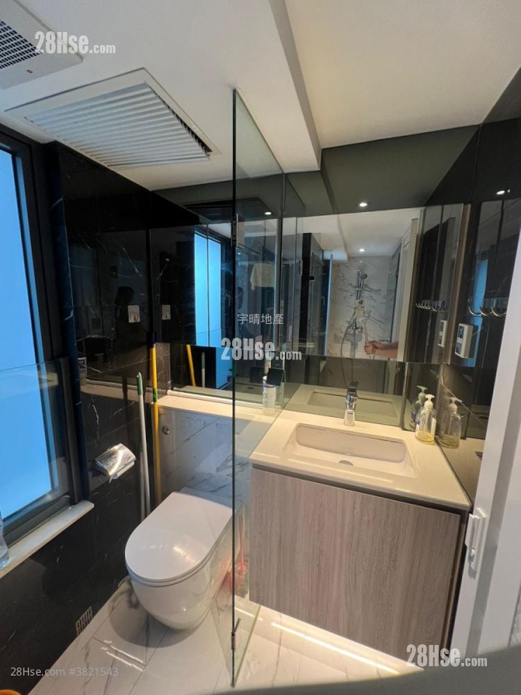 West Park Sell 1 Bedroom , 1 Bathroom 333 ft²