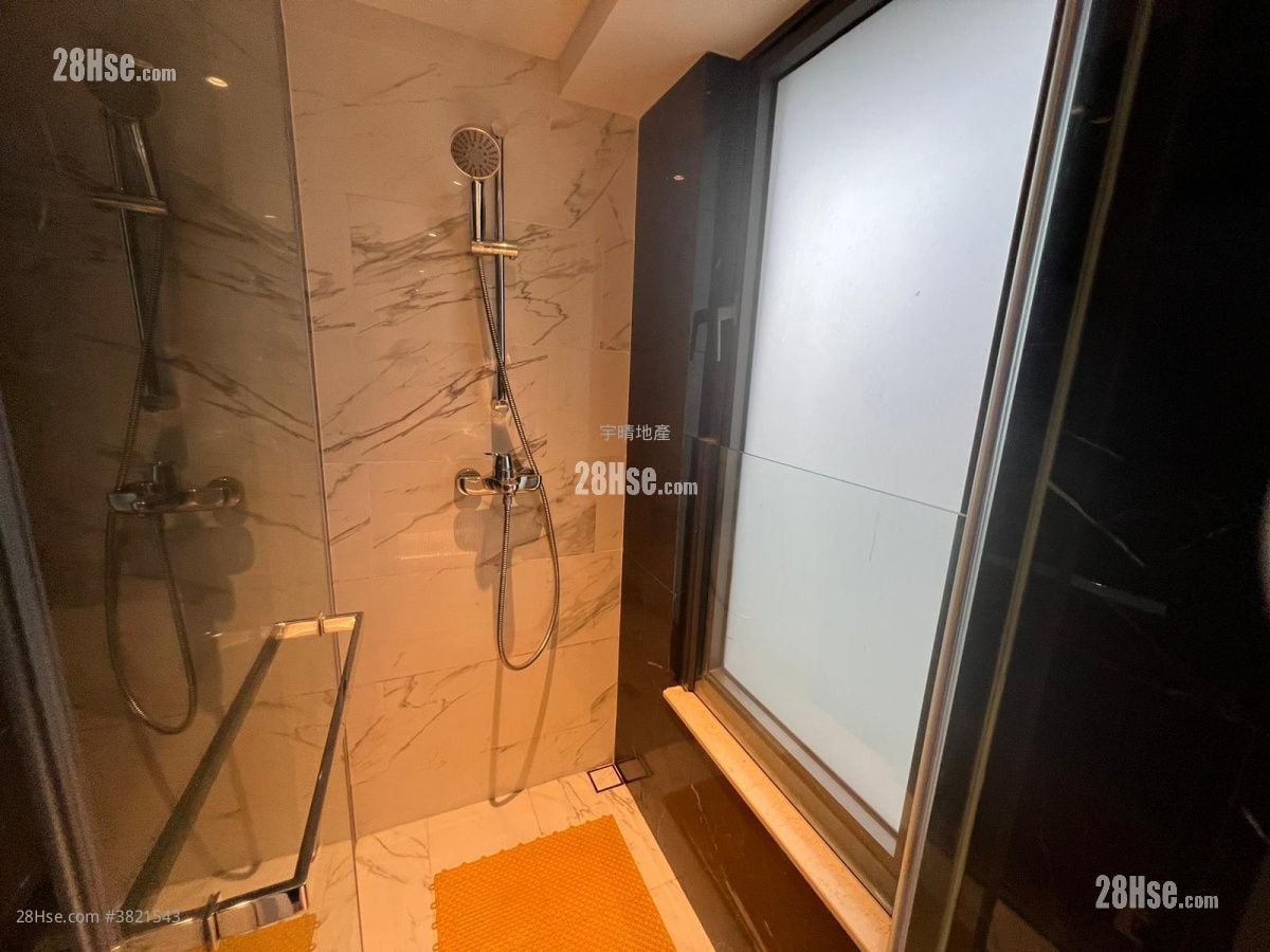 West Park Sell 1 Bedroom , 1 Bathroom 333 ft²