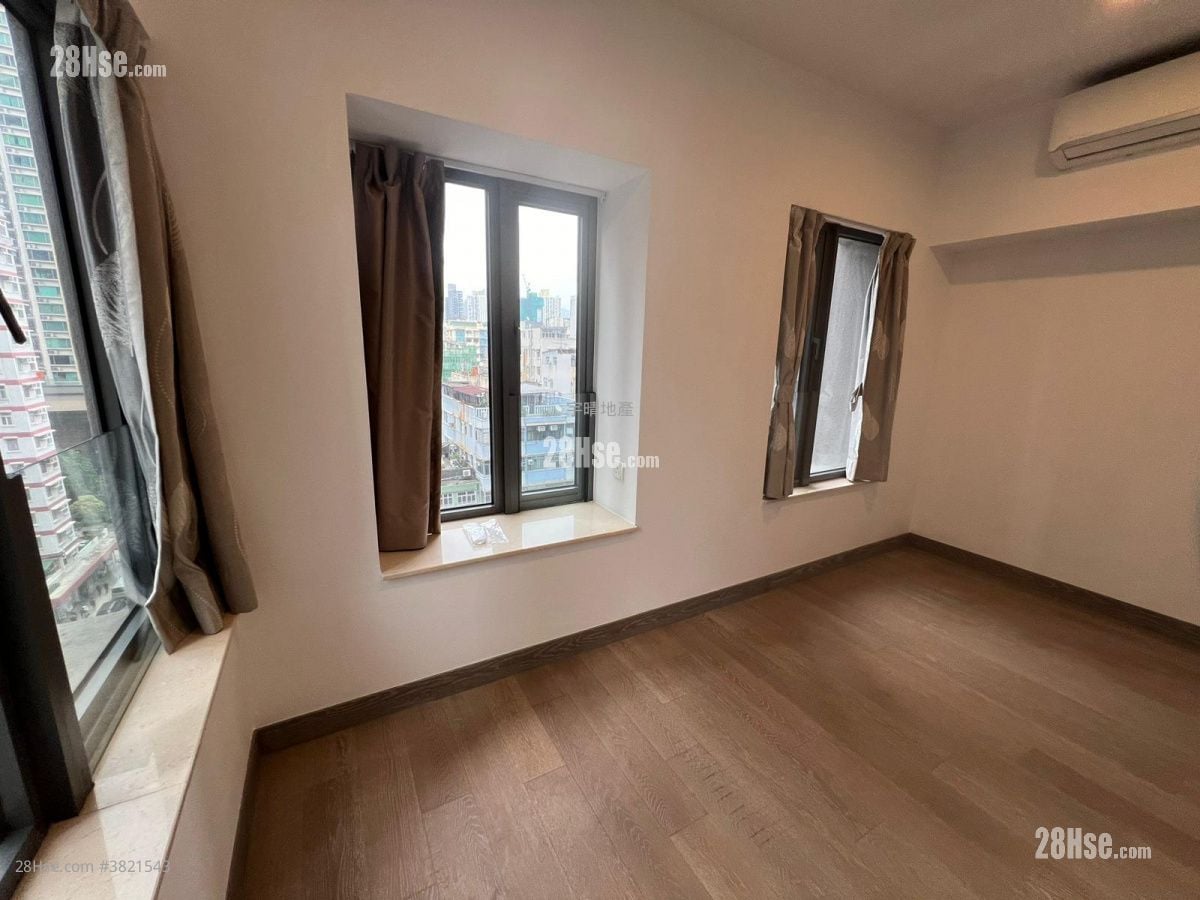 West Park Sell 1 Bedroom , 1 Bathroom 333 ft²