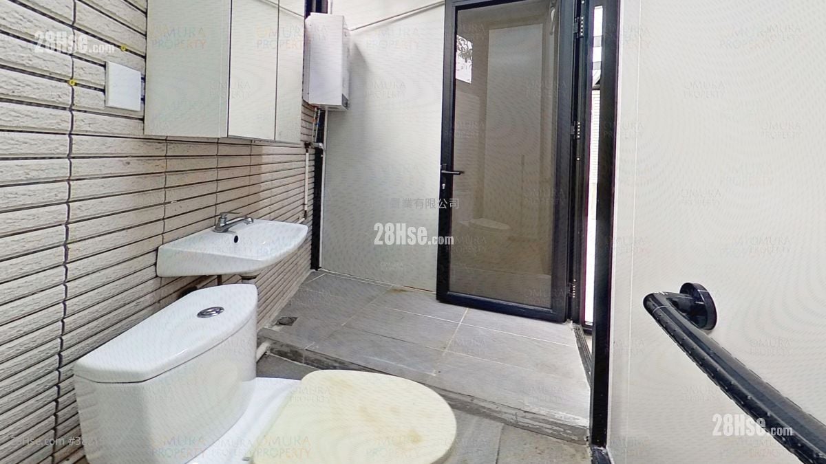 浴室: 下輋 售盤 3 房 , 2 浴室 622 平方呎