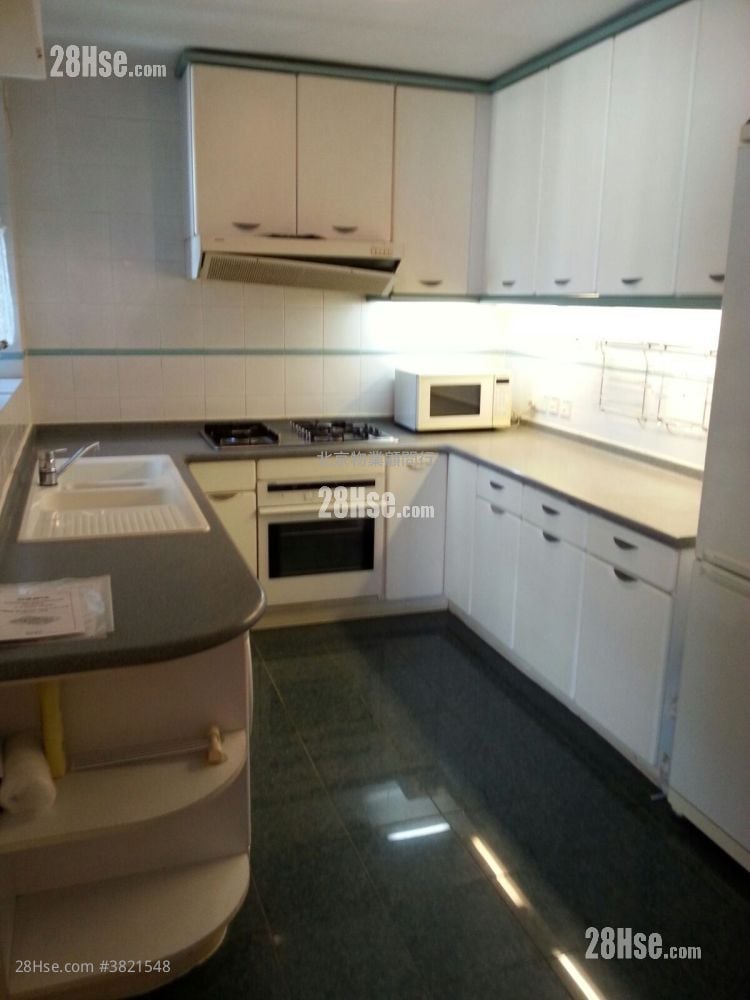 逸意居 租盘 4 房 , 2 浴室 837 平方尺