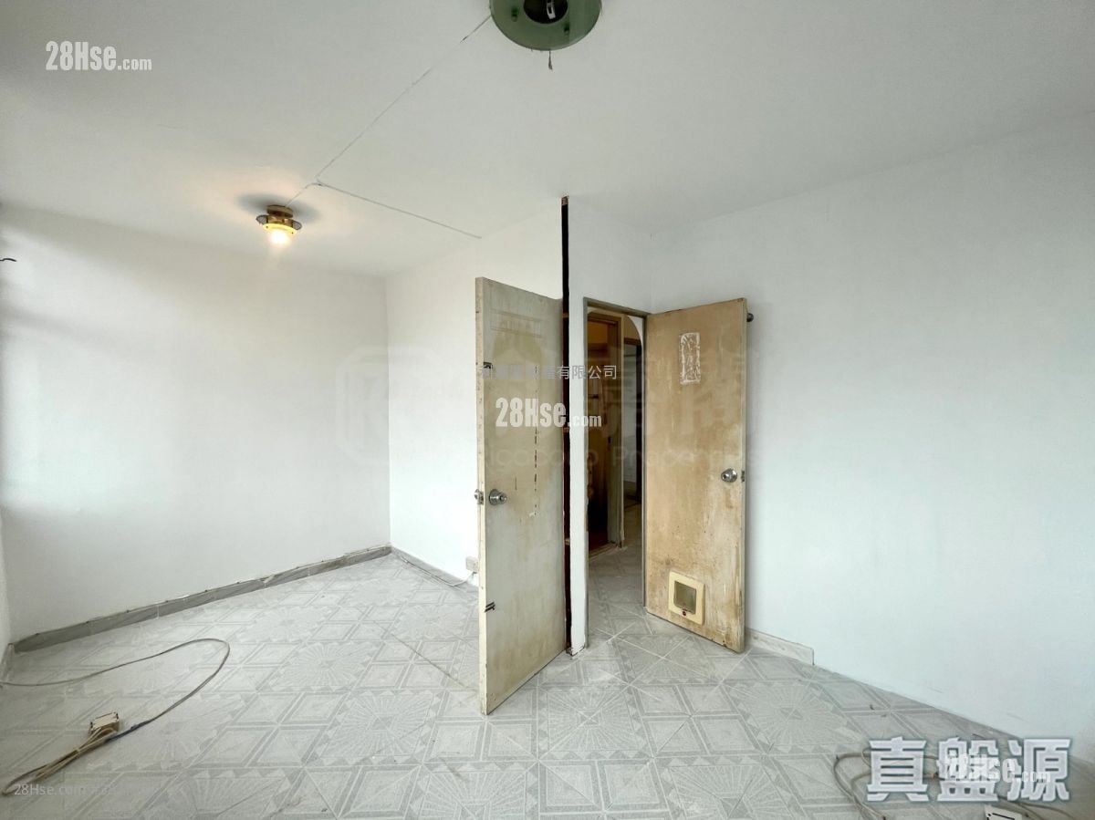 King Lam Estate Sell 2 Bedrooms 485 ft²