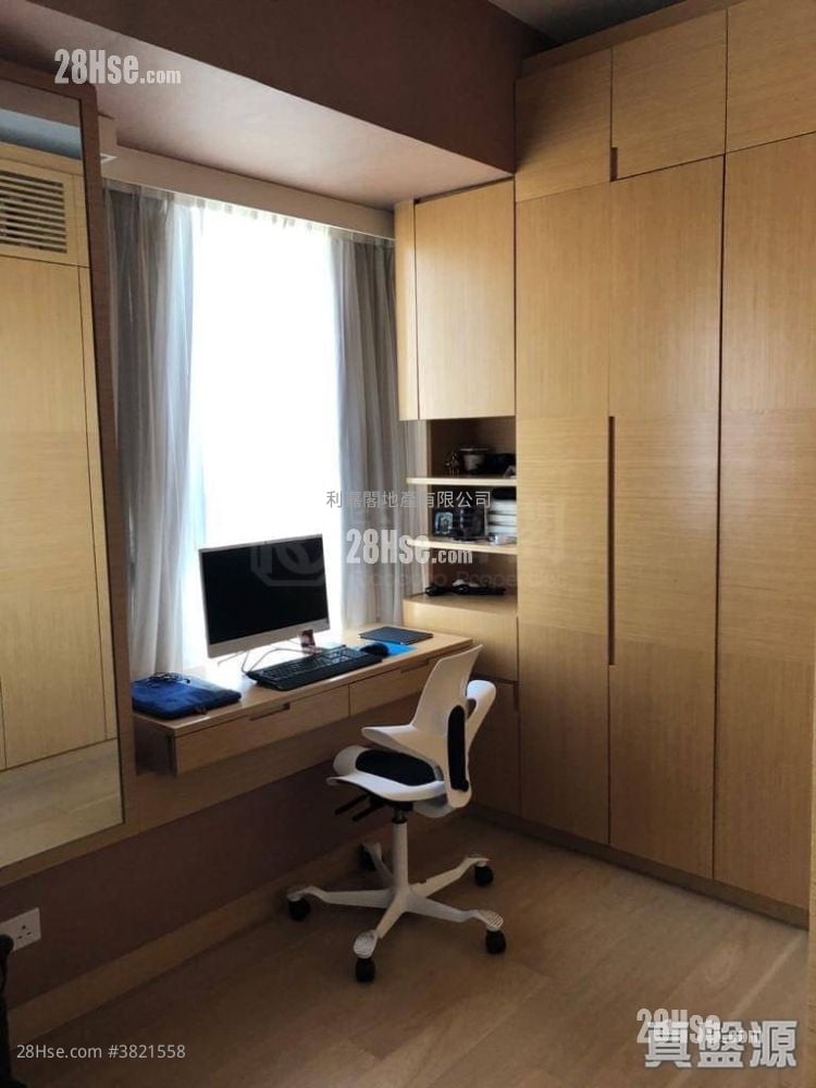 Emerald Green Sell 3 Bedrooms 1,108 ft²