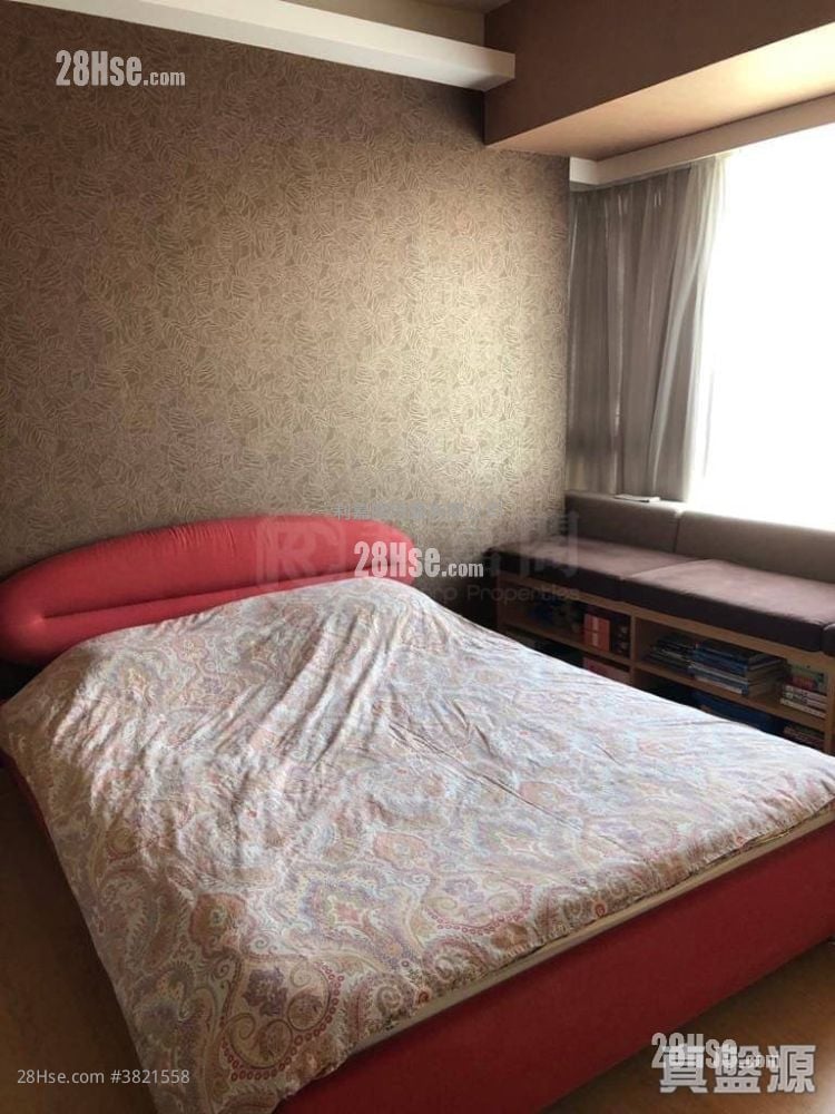 Emerald Green Sell 3 Bedrooms 1,108 ft²