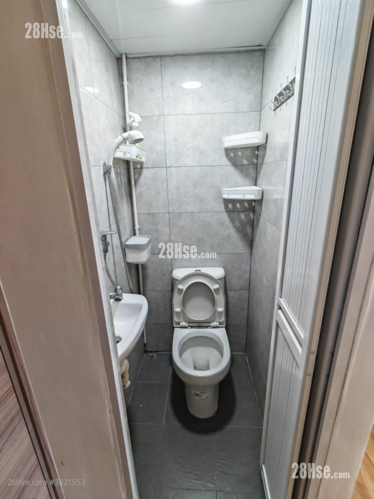 Cheong Fung Mansion Sell 3 Bedrooms , 3 Bathrooms 431 ft²