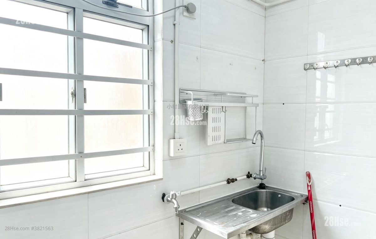 Nam Cheong Building Rental 3 Bedrooms , 1 Bathroom 487 ft²