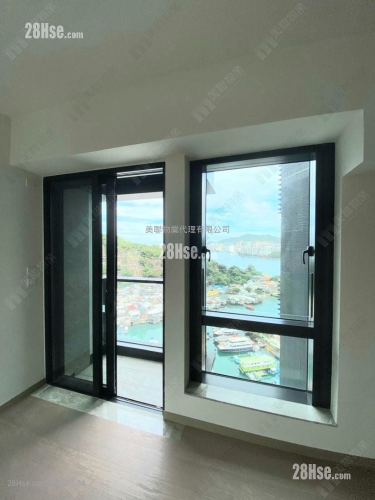 Montego Bay Sell 2 Bedrooms 520 ft²