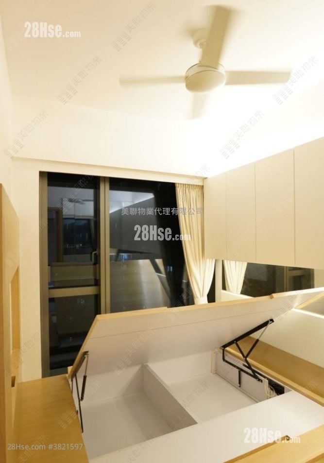 Riva Sell 4 Bedrooms , 3 Bathrooms 868 ft²