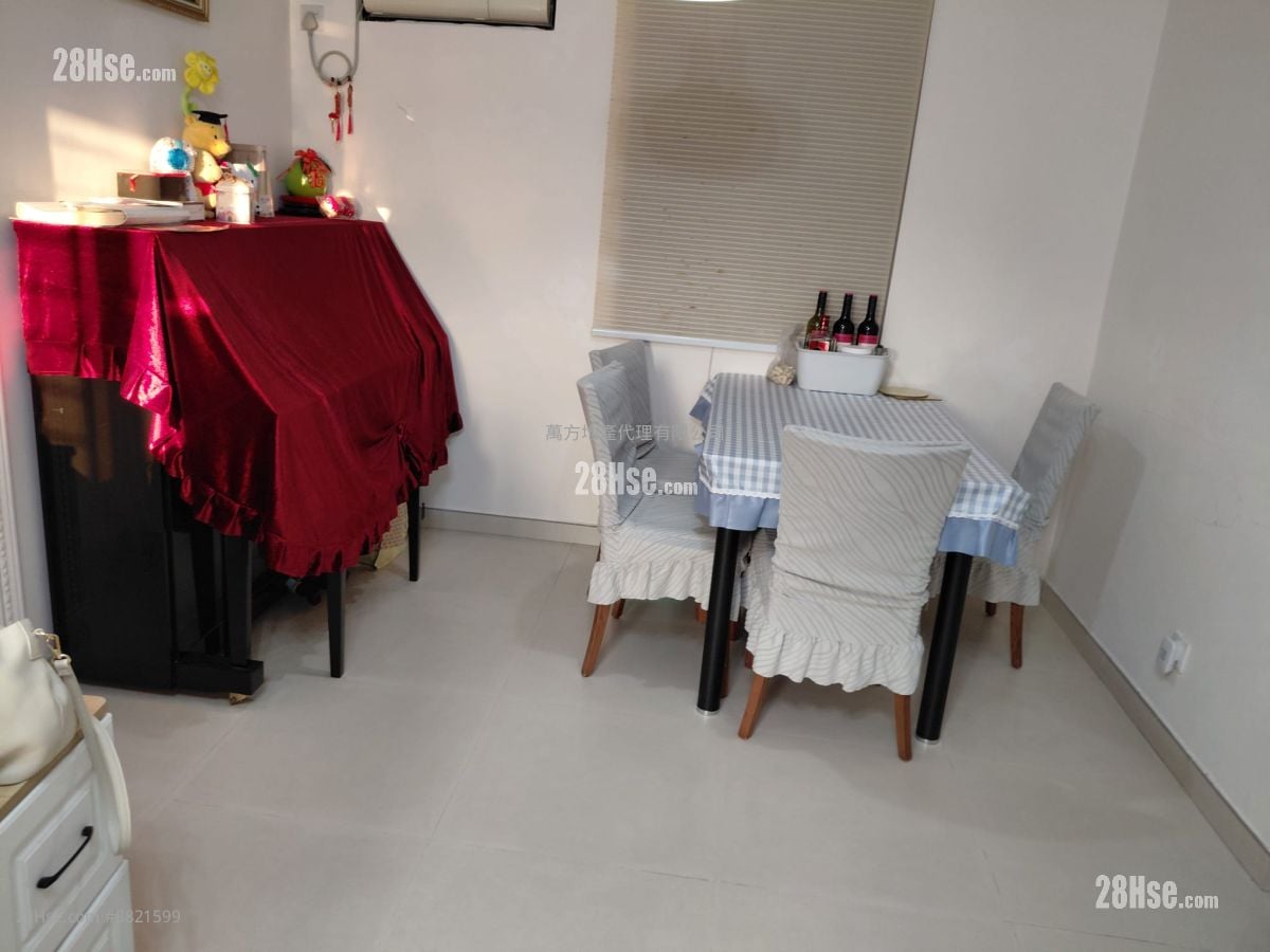 New Town Plaza Sell 3 Bedrooms , 2 Bathrooms 640 ft²