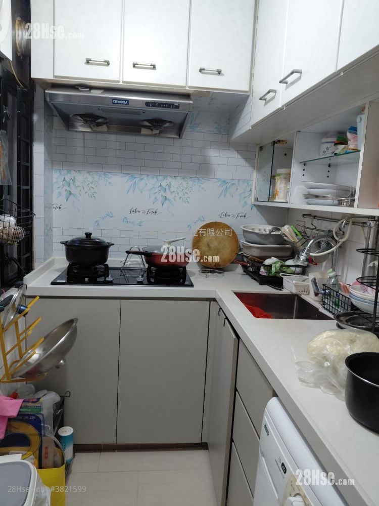 New Town Plaza Sell 3 Bedrooms , 2 Bathrooms 640 ft²