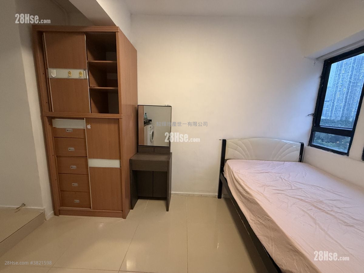 Majestic House Rental 1 Bathroom 160 ft²