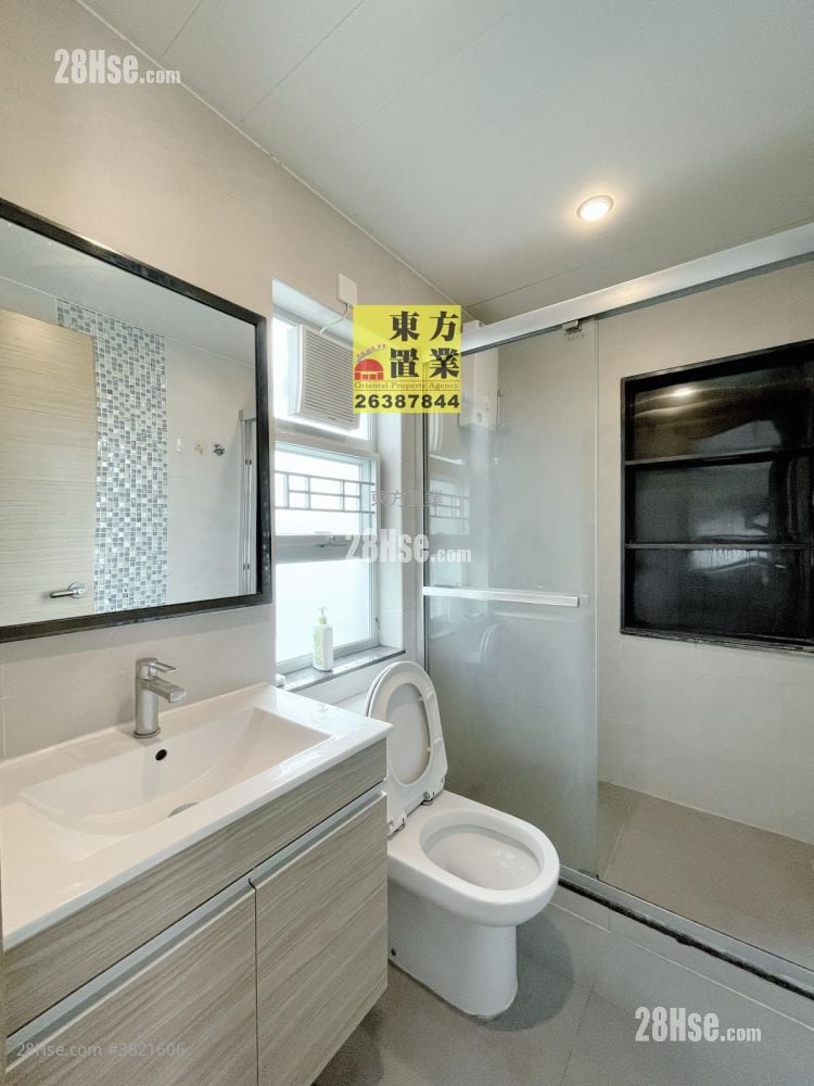 村屋 租盘 3 房 , 2 浴室 700 平方尺