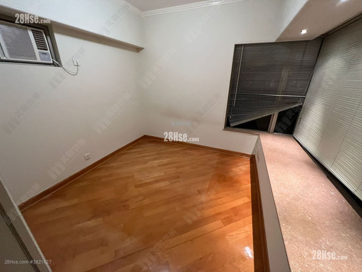 主人房: 采葉庭 售盤 2 房 , 1 浴室 460 平方呎