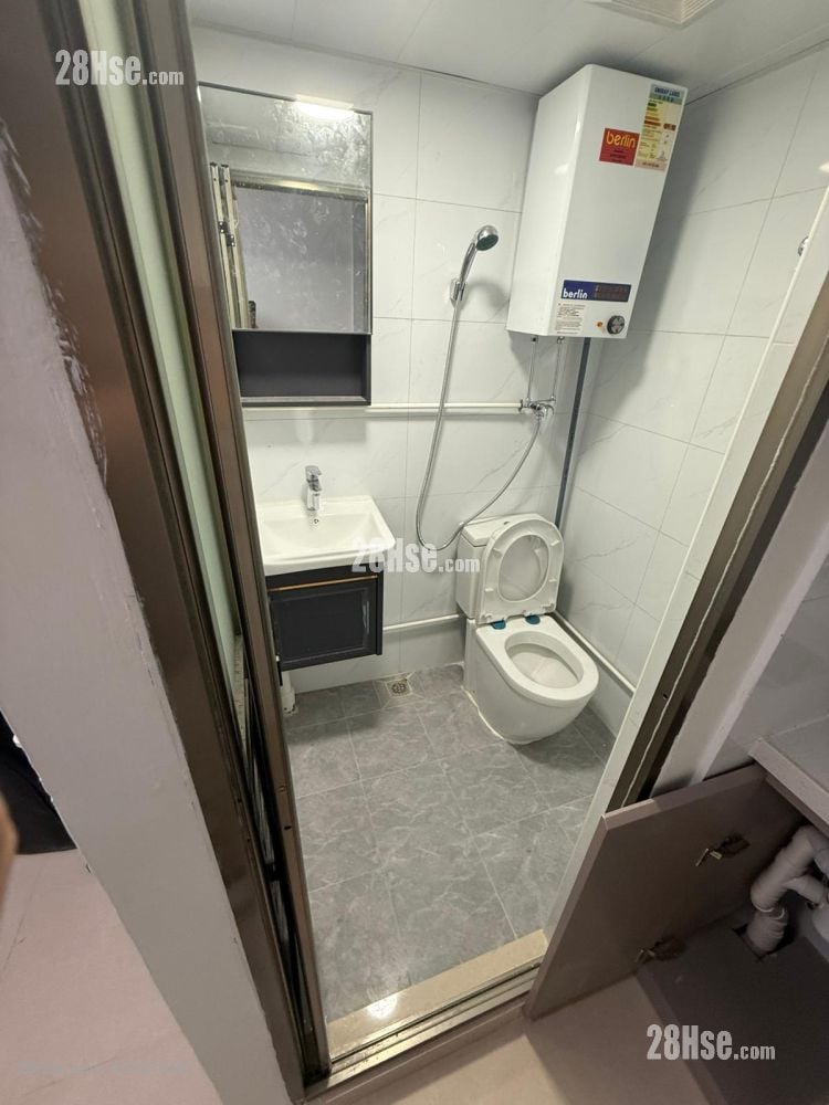 Sum Ming Building Rental 5+ Bedrooms , 5+ Bathrooms 1,000 ft²