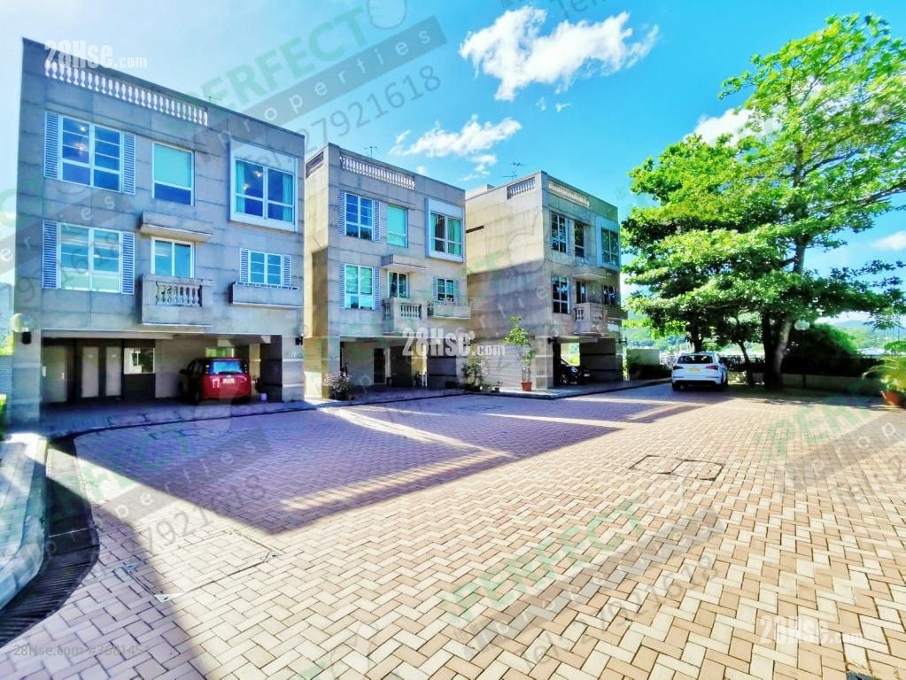 Royal Bay Rental 4 Bedrooms 2,004 ft²
