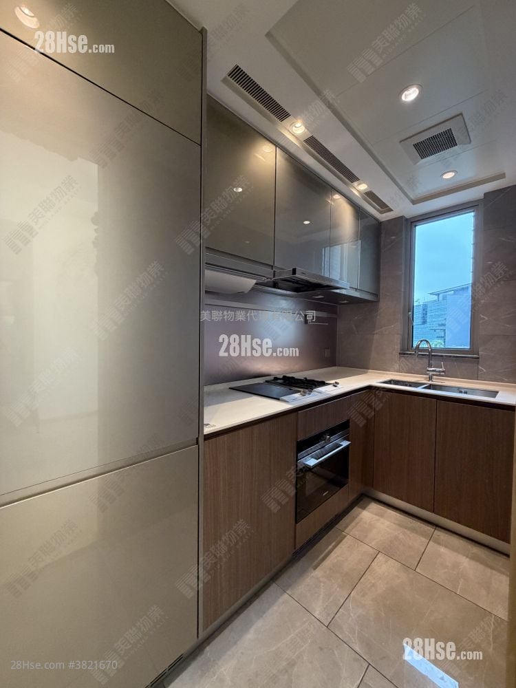 Mayfair By The Sea 8 Rental 3 Bedrooms , 2 Bathrooms 699 ft²