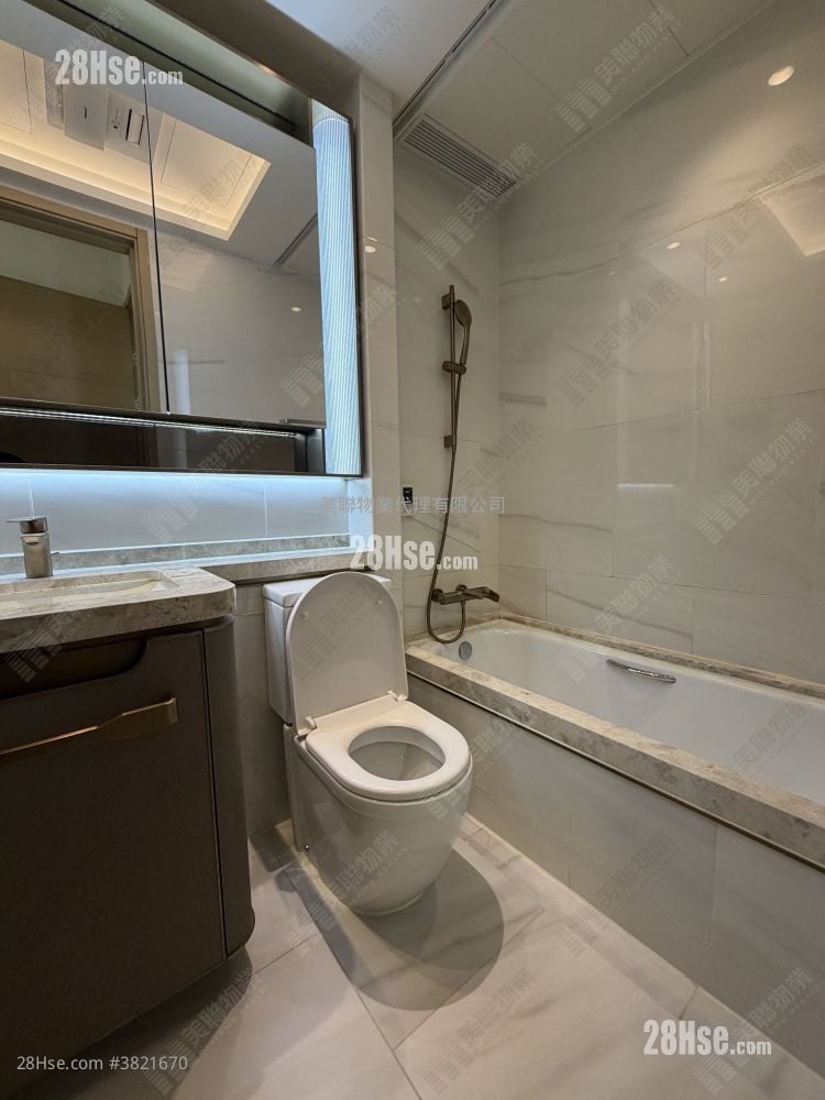 Mayfair By The Sea 8 Rental 3 Bedrooms , 2 Bathrooms 699 ft²