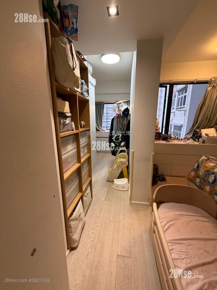 Corona Tower Sell 3 Bedrooms , 2 Bathrooms 700 ft²