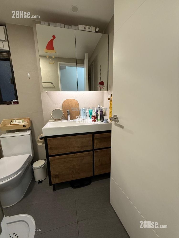 Corona Tower Sell 3 Bedrooms , 2 Bathrooms 700 ft²