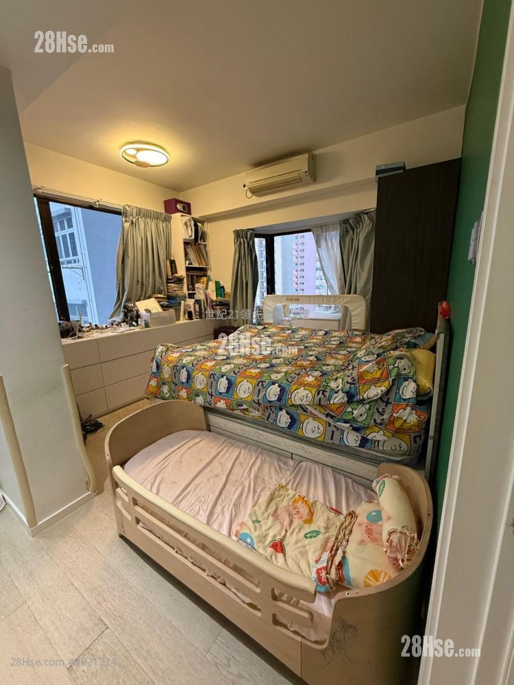 Corona Tower Sell 3 Bedrooms , 2 Bathrooms 700 ft²