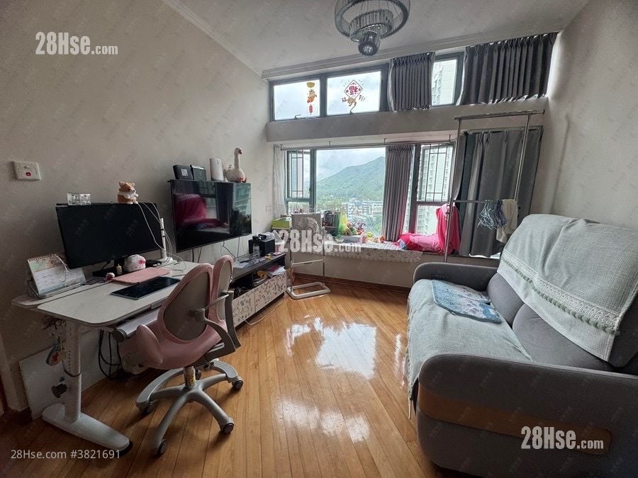 Tung Chung Crescent Sell 2 Bedrooms 536 ft²