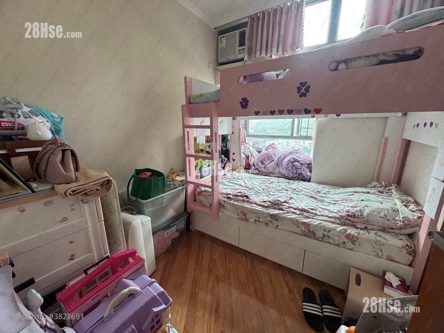 Tung Chung Crescent Sell 2 Bedrooms 536 ft²