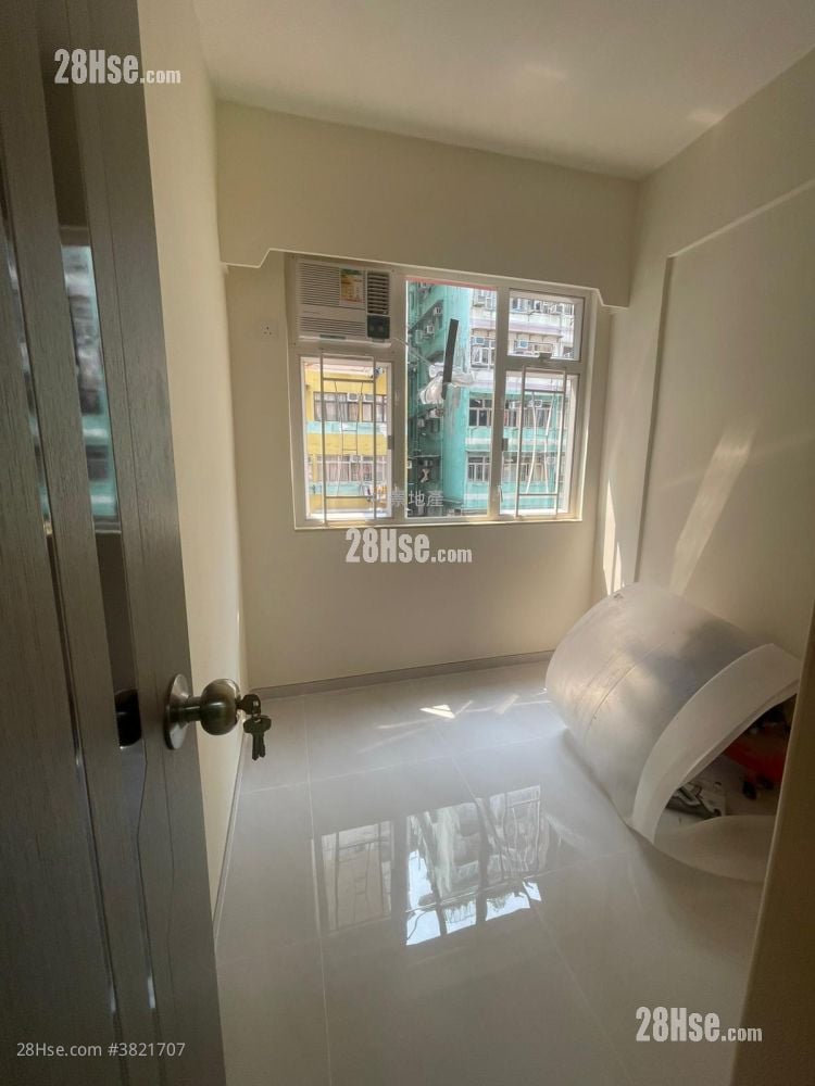 Kin On Mansion Sell 2 Bedrooms , 1 Bathroom 319 ft²