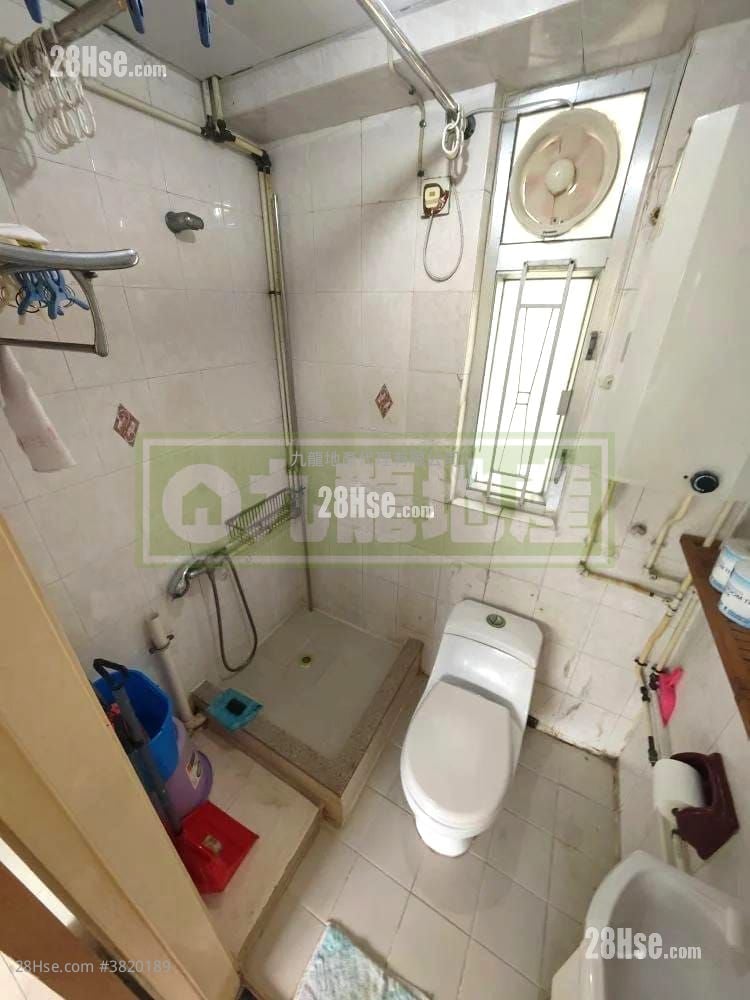 Hong Fai Building Sell 2 Bedrooms , 1 Bathroom 271 ft²