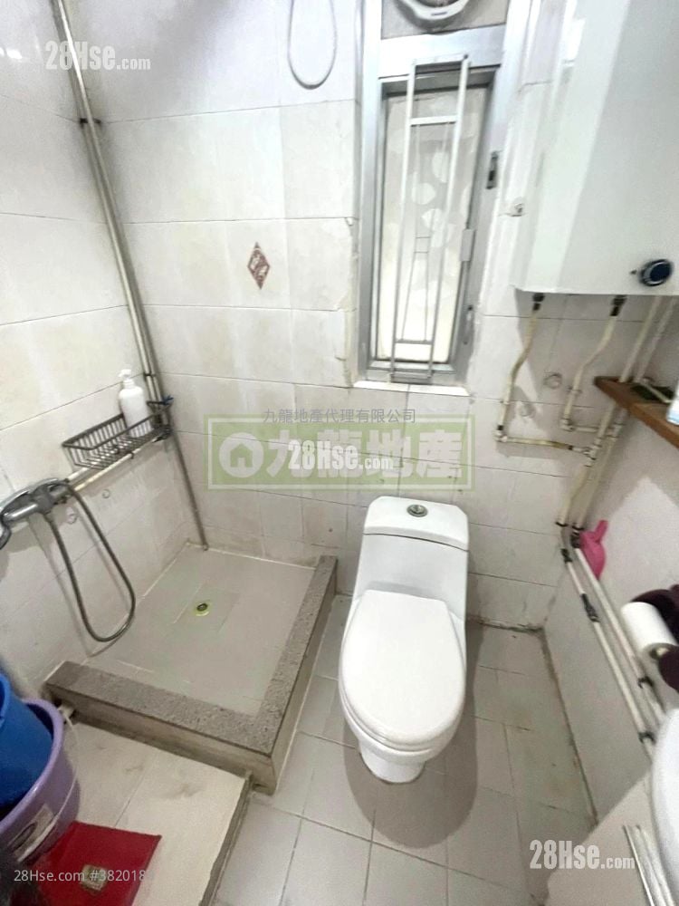 Hong Fai Building Sell 2 Bedrooms , 1 Bathroom 271 ft²