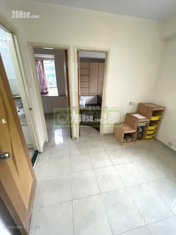 Hong Fai Building Sell 2 Bedrooms , 1 Bathroom 271 ft²