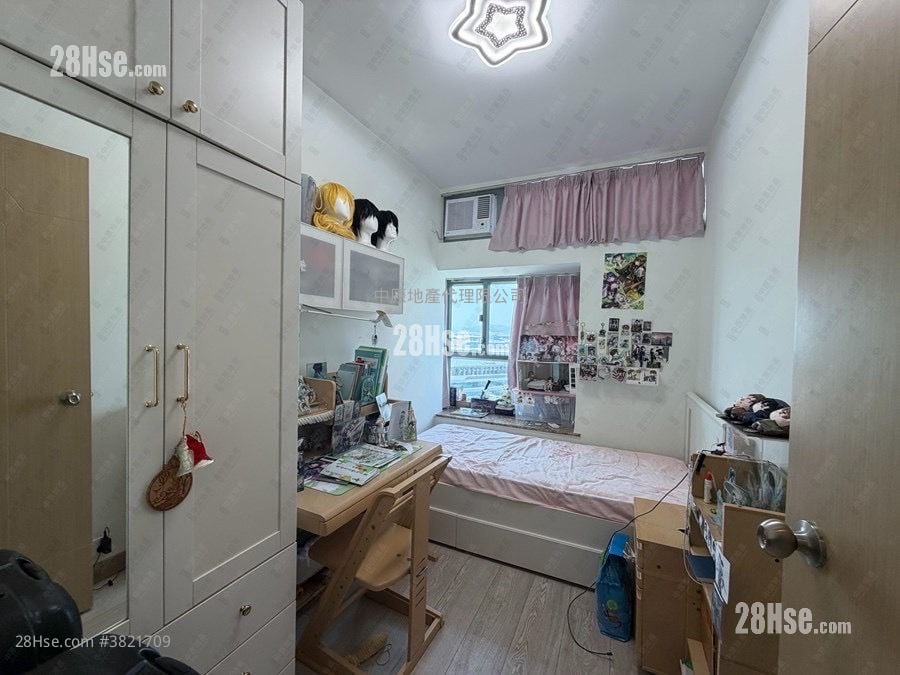 Tung Chung Crescent Sell 3 Bedrooms 759 ft²