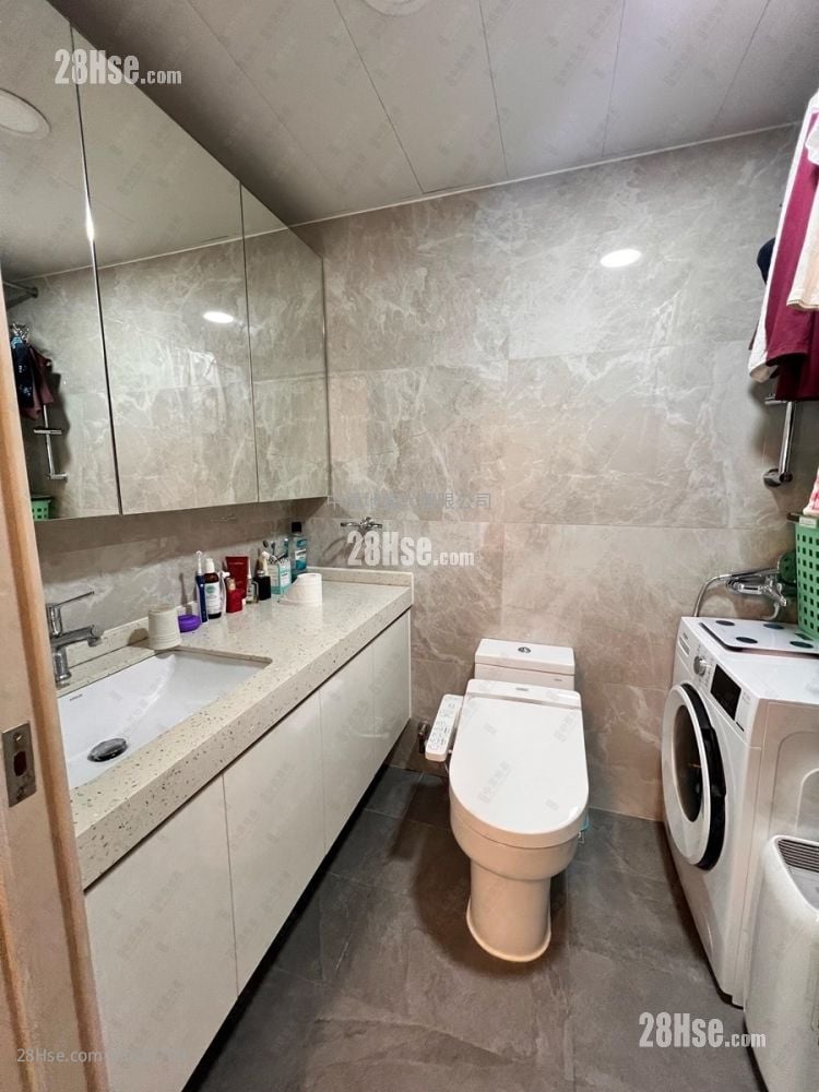 Tung Chung Crescent Sell 3 Bedrooms 759 ft²