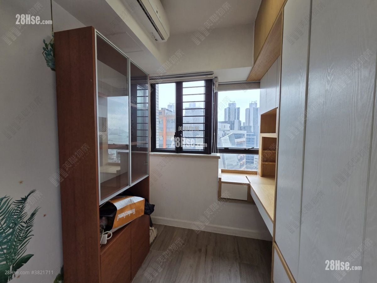 Chelsea Court Sell 2 Bedrooms , 1 Bathroom 450 ft²