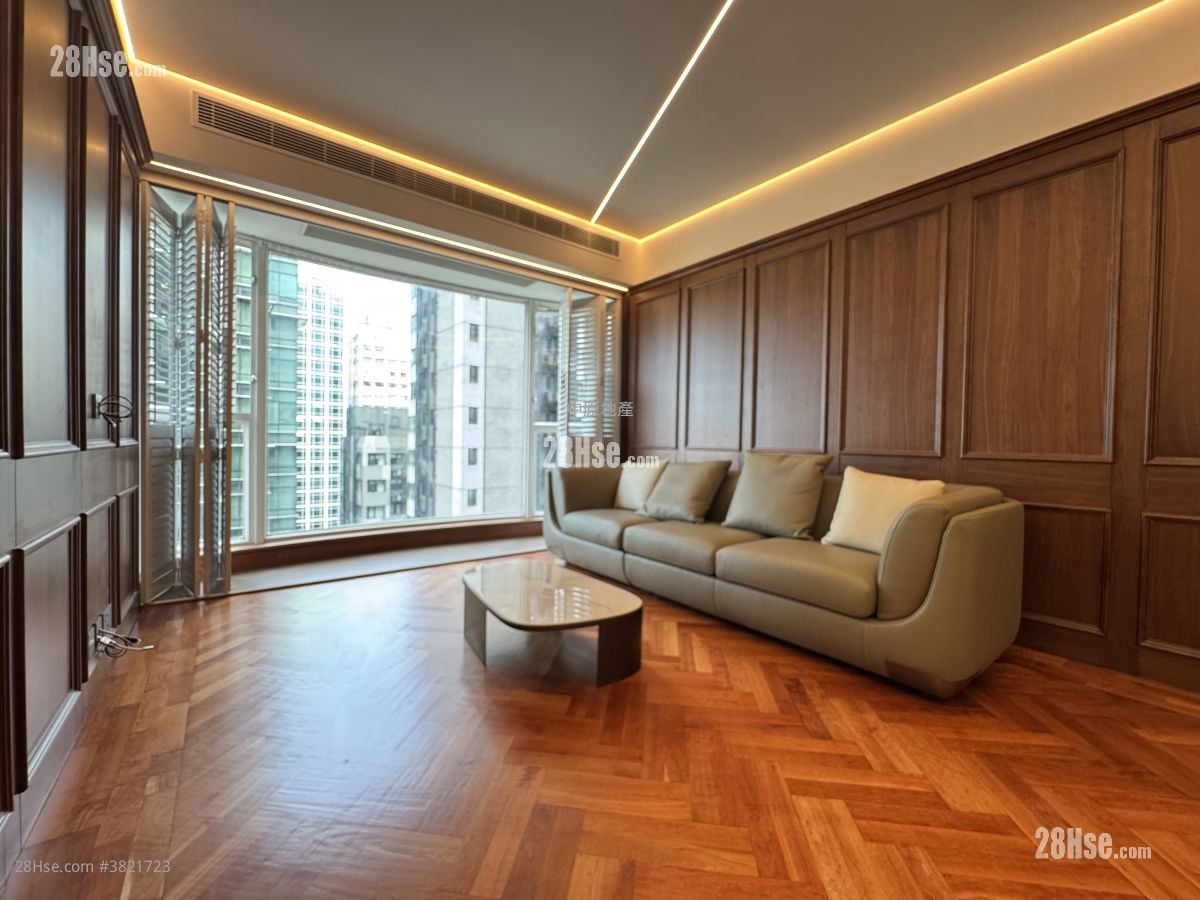 Starcrest Sell 3 Bedrooms , 2 Bathrooms 918 ft²