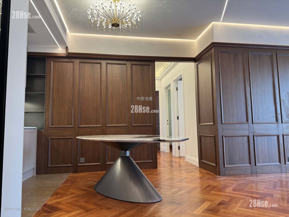 Starcrest Sell 3 Bedrooms , 2 Bathrooms 918 ft²